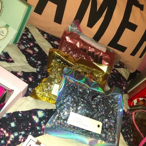 LOTS OF MAKEUP THIS IS JUST SOME - Picture 8 of 12